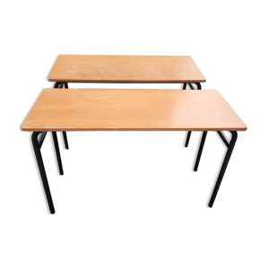deux tables pupitre d'école