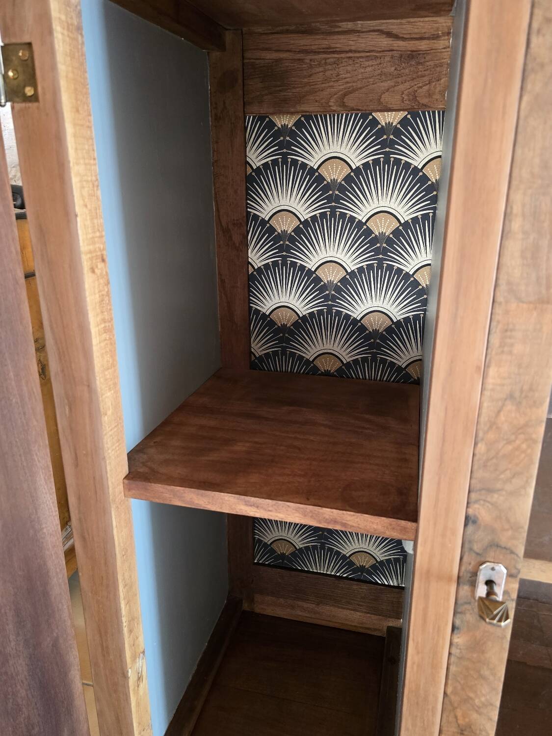 Buffet vitré Art déco en bois et marbre