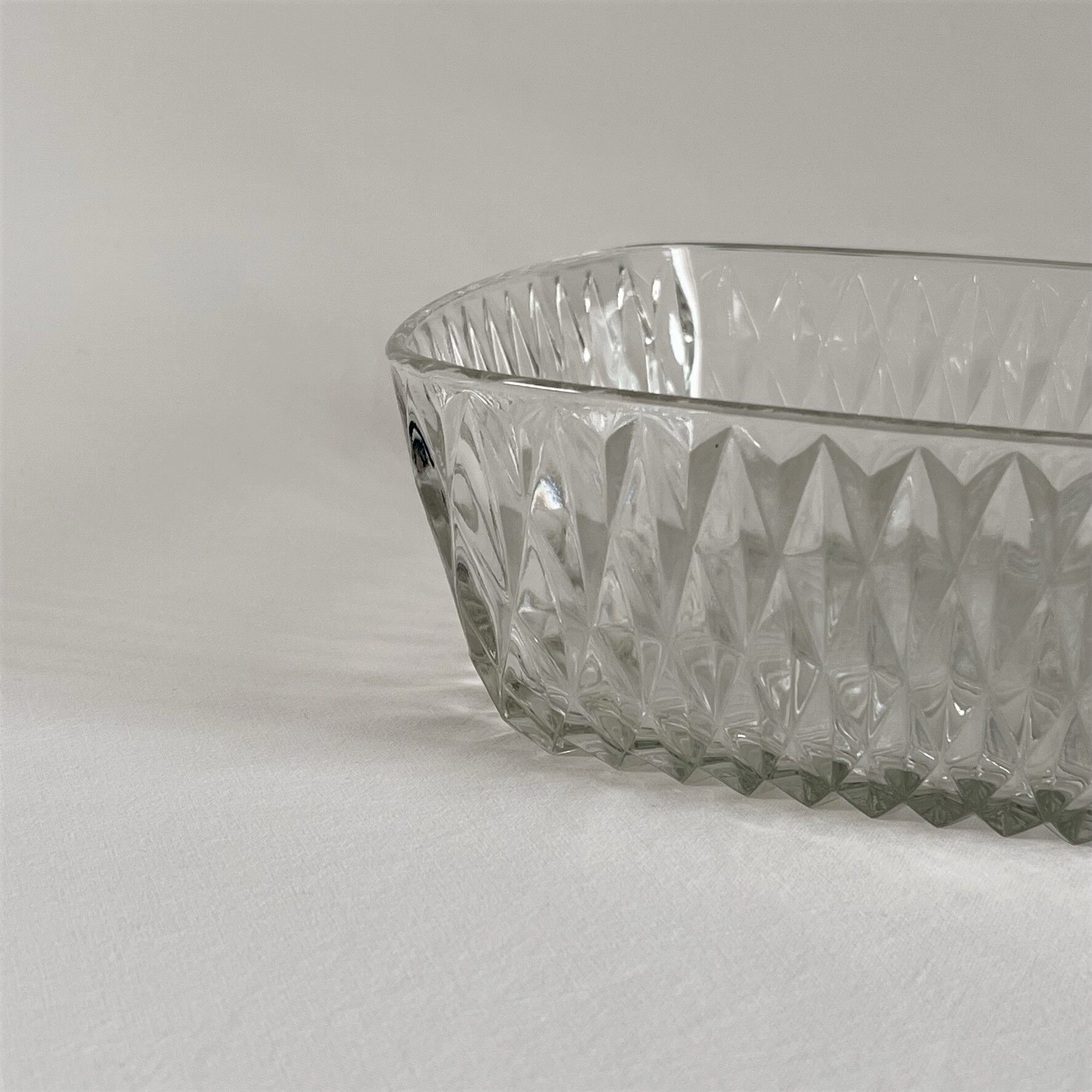 Square chiseled glass bowl