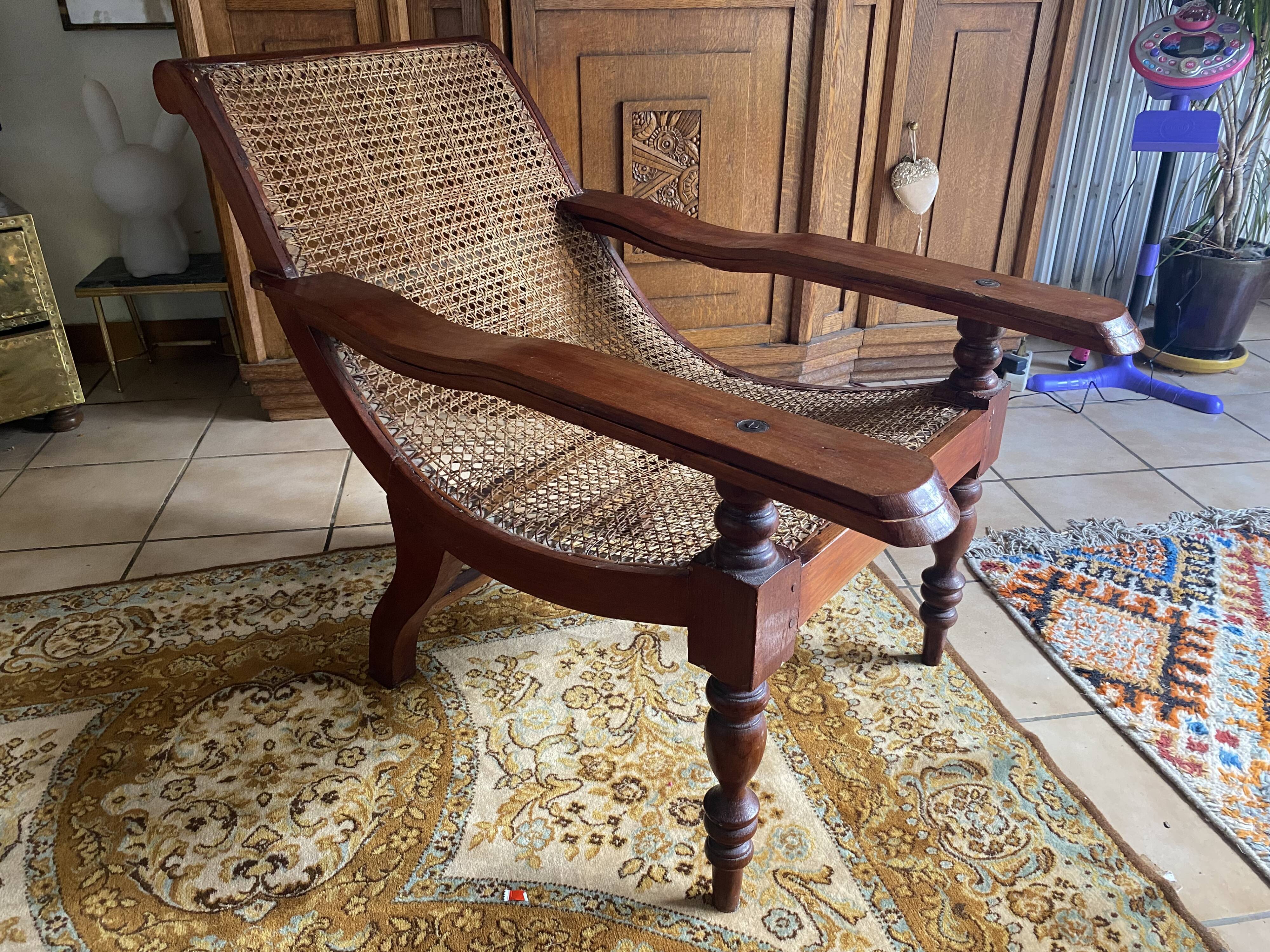 Colonial chair