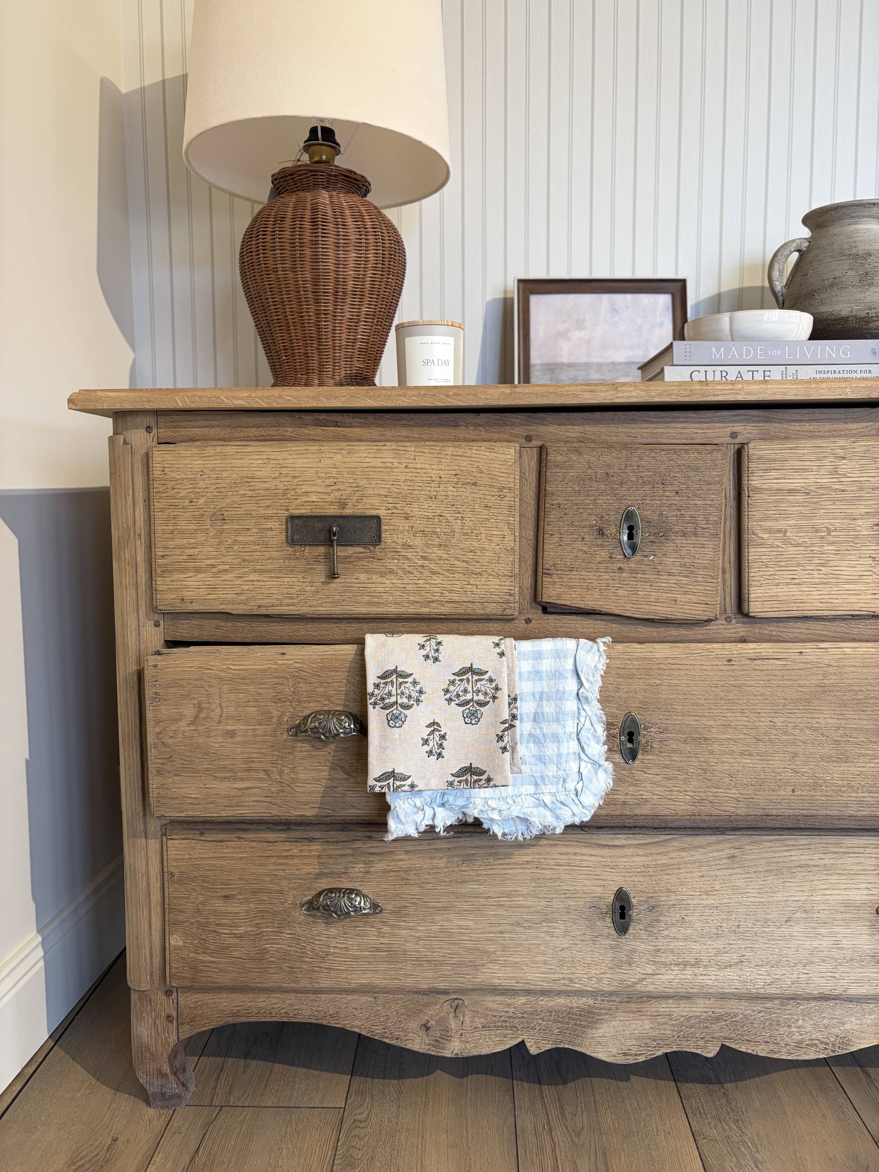 Solid oak chest of drawers - 5 drawers