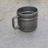 Ancienne tasse en étain