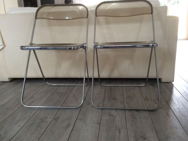 Lot de 2 chaises “Plia” design giancarlo piretti pour Castelli