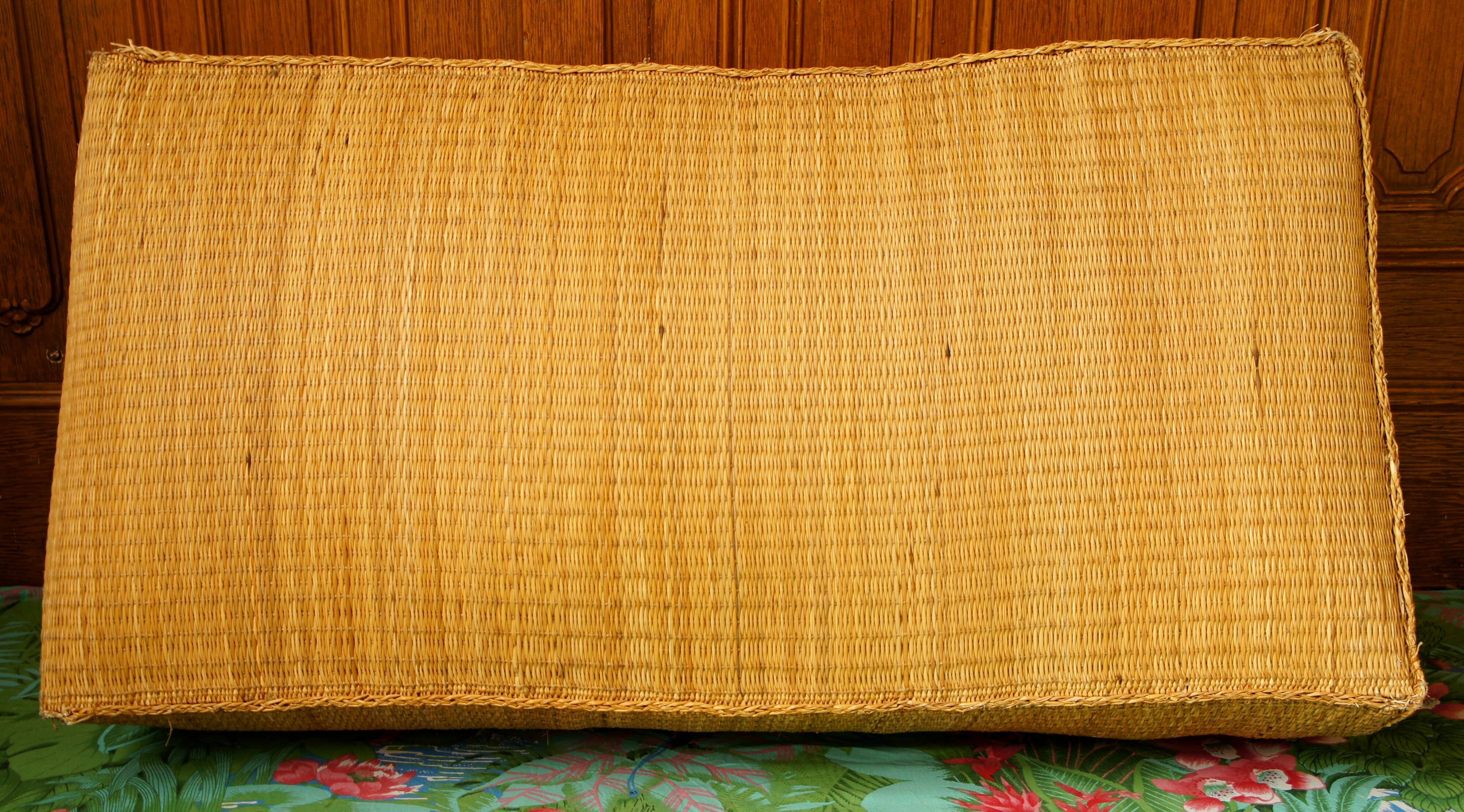 Pouf en paille de riz vintage