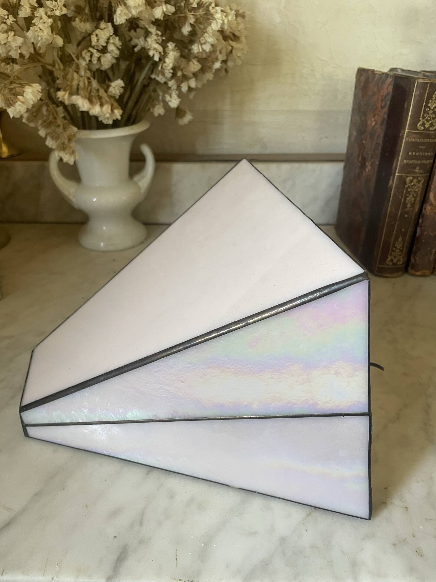 Vintage style Tiffany wall lamp