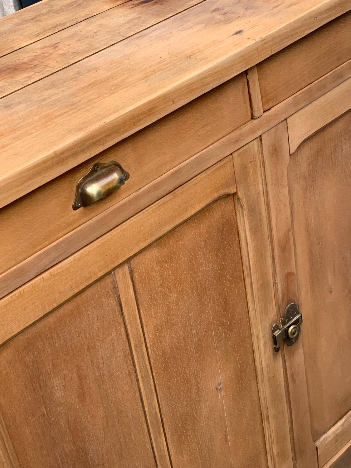 Grand Parisian buffet with billot and butterfly hinges, raw wood, 1930.