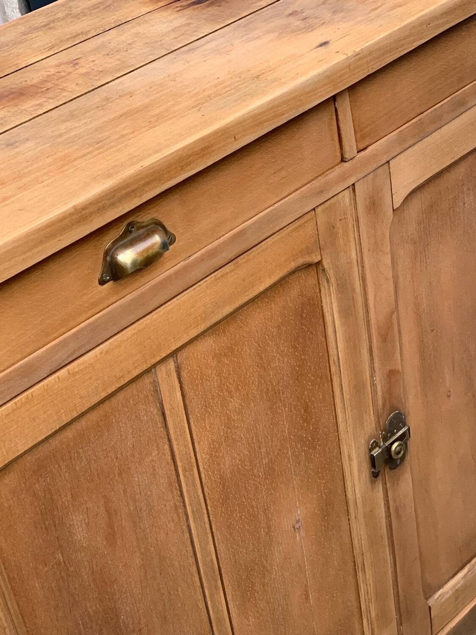Grand Parisian buffet with billot and butterfly hinges, raw wood, 1930.