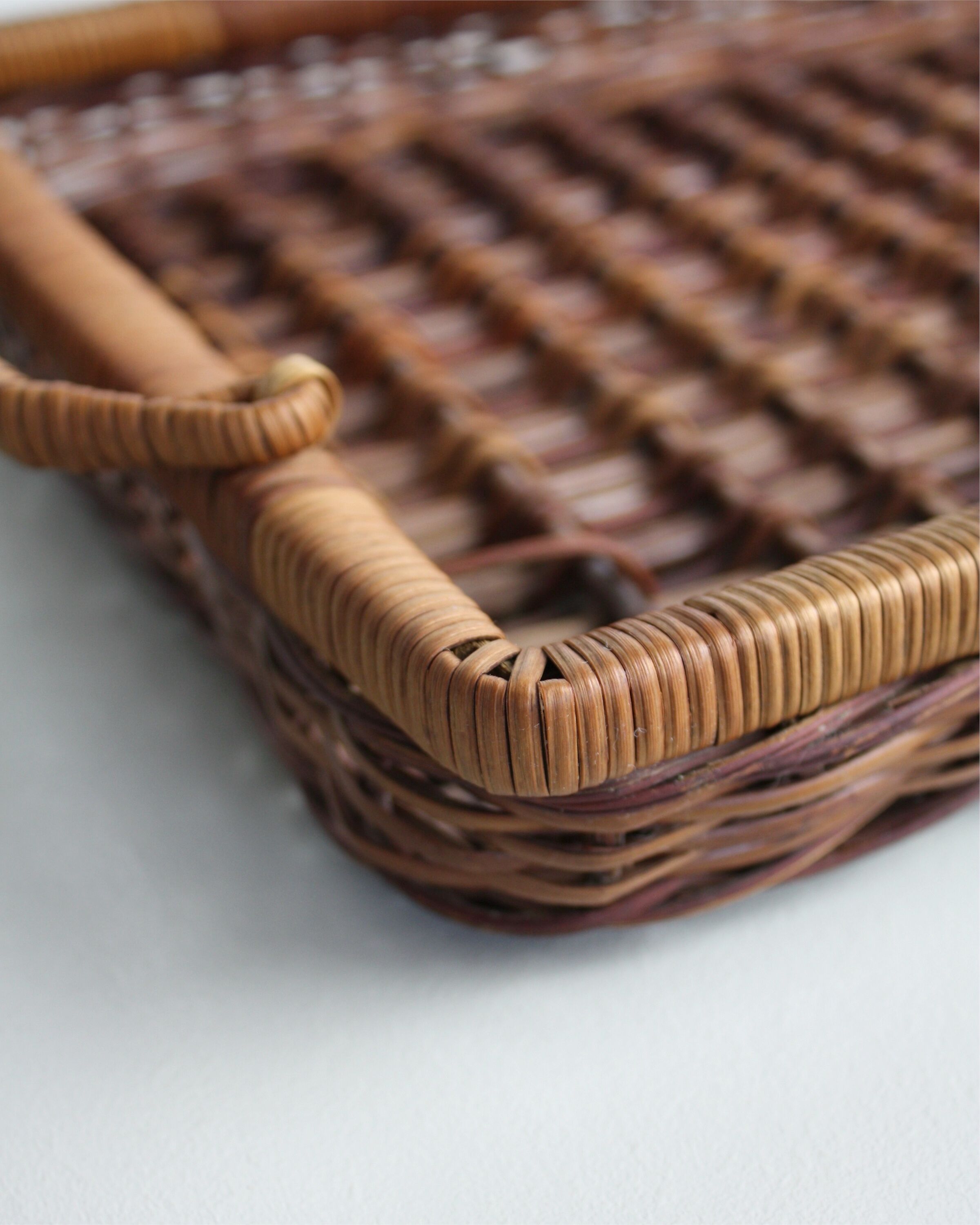 Wicker tray