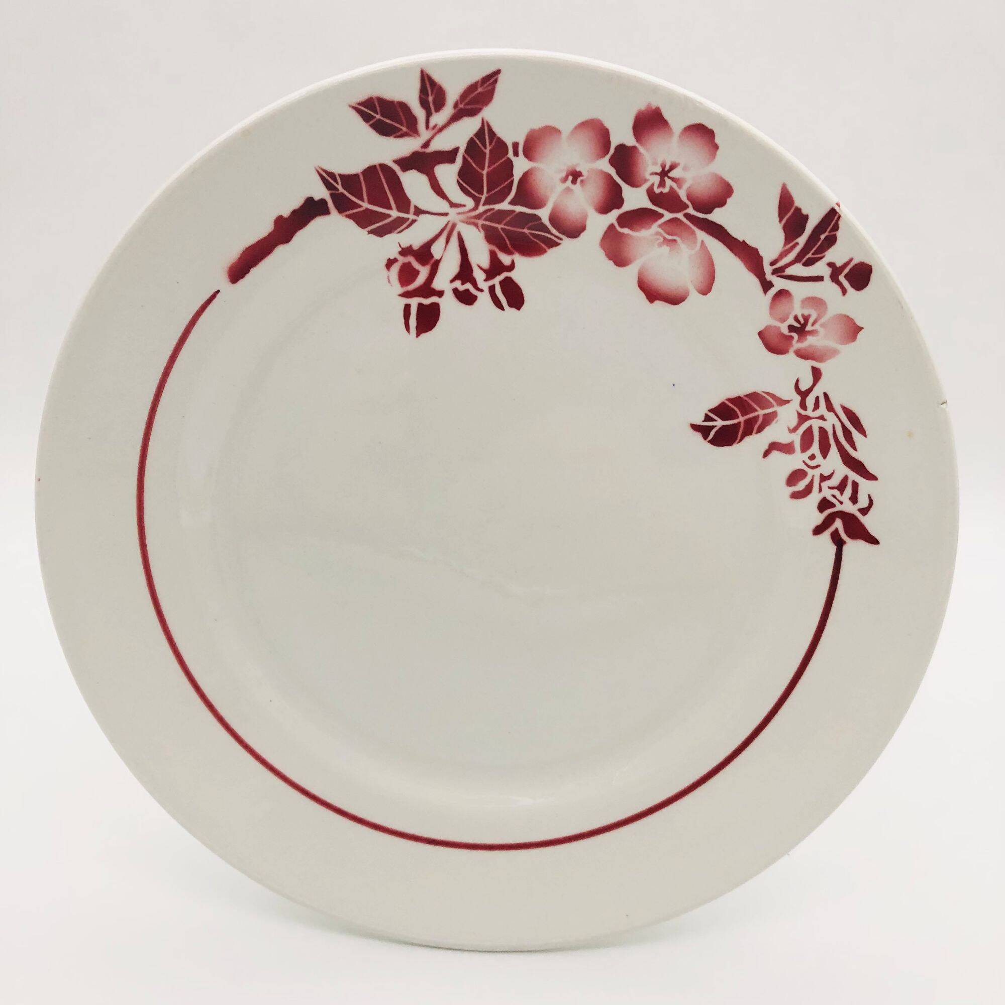 Set of 6 mismatched flat plates.