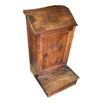 Ancien Prie-Dieu Armoire en bois avec Pupitre et croix en relief