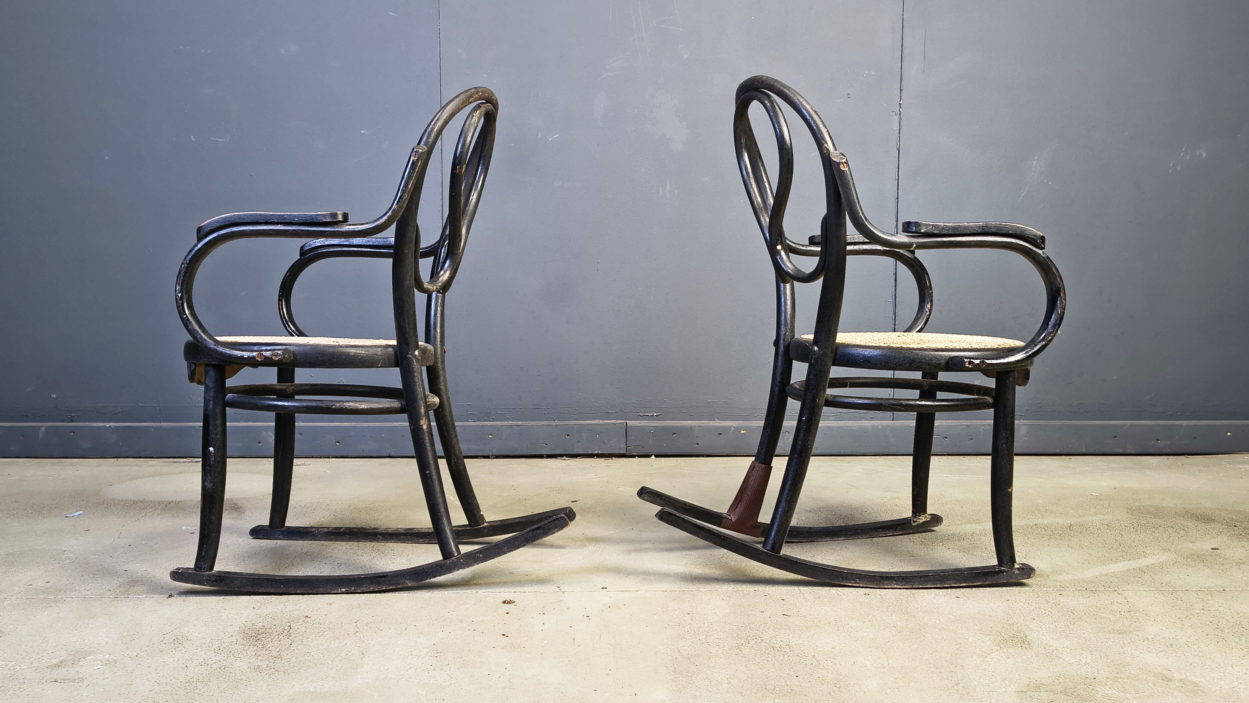 Pair of Art Nouveau rocking chairs, 1910s