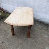 Round coffee table