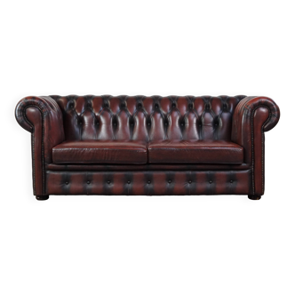 Canapé chesterfield 2,5 places en cuir de vachette flammé rouge foncé