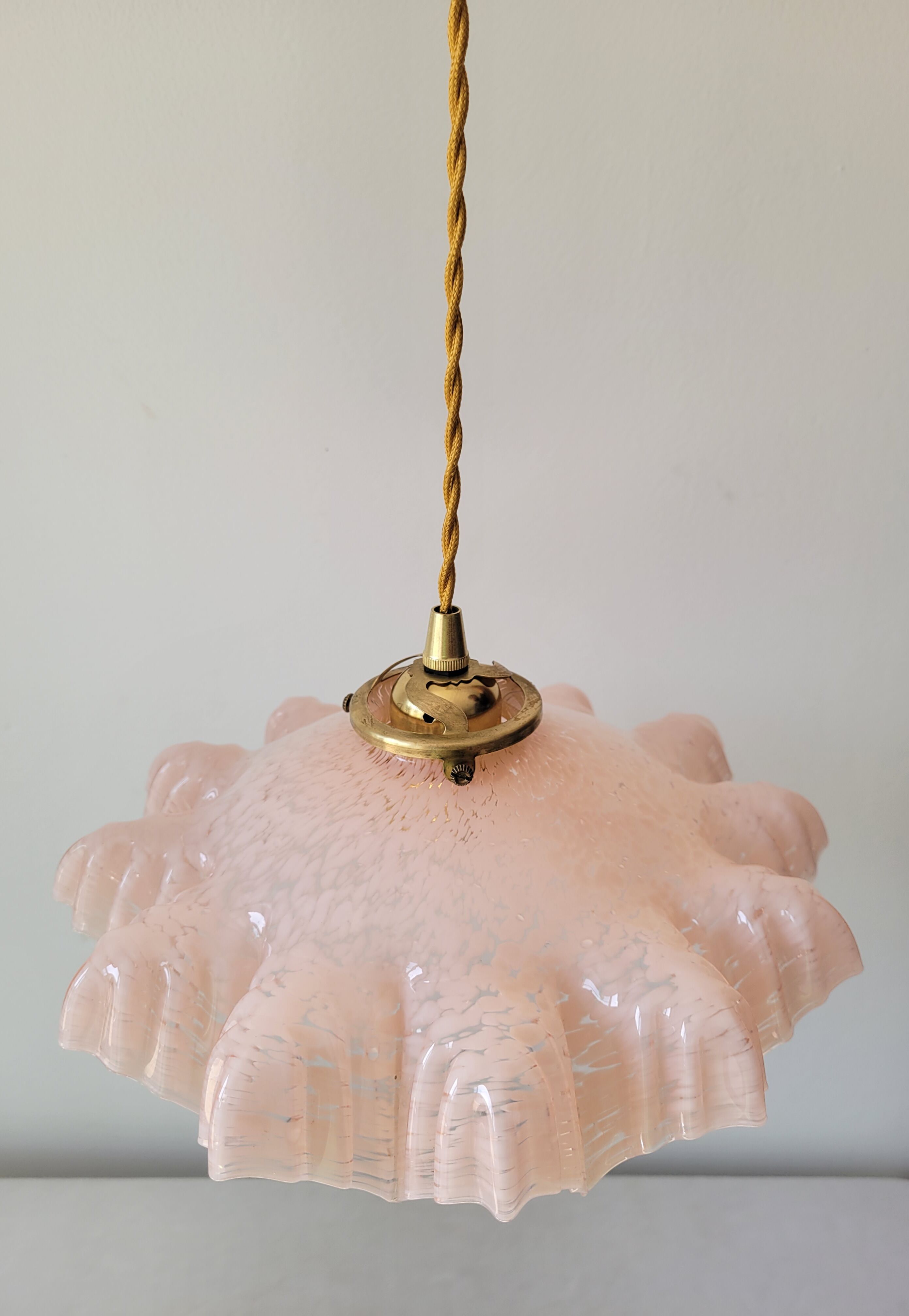 Suspension en verre de Clichy rose