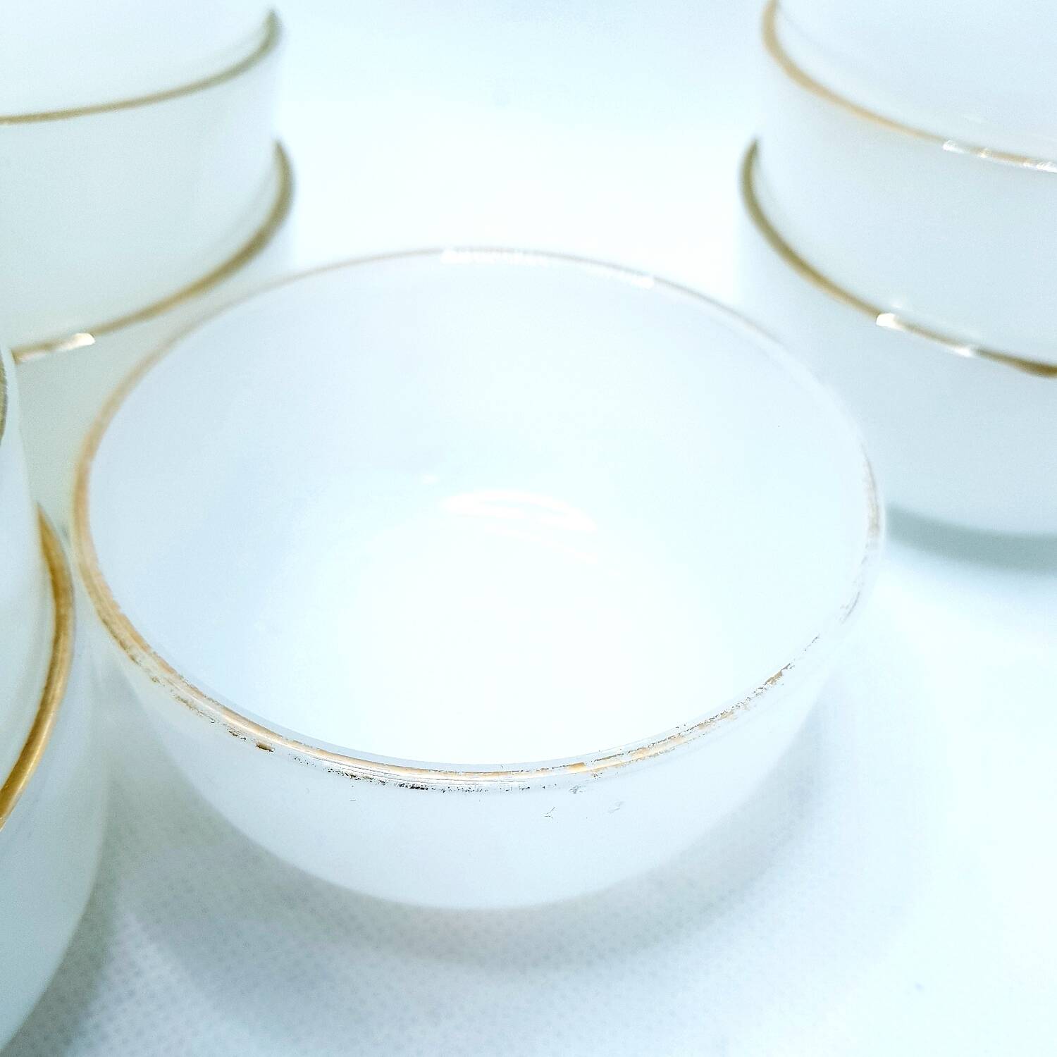 16 ramequins en verre à bordure dorée