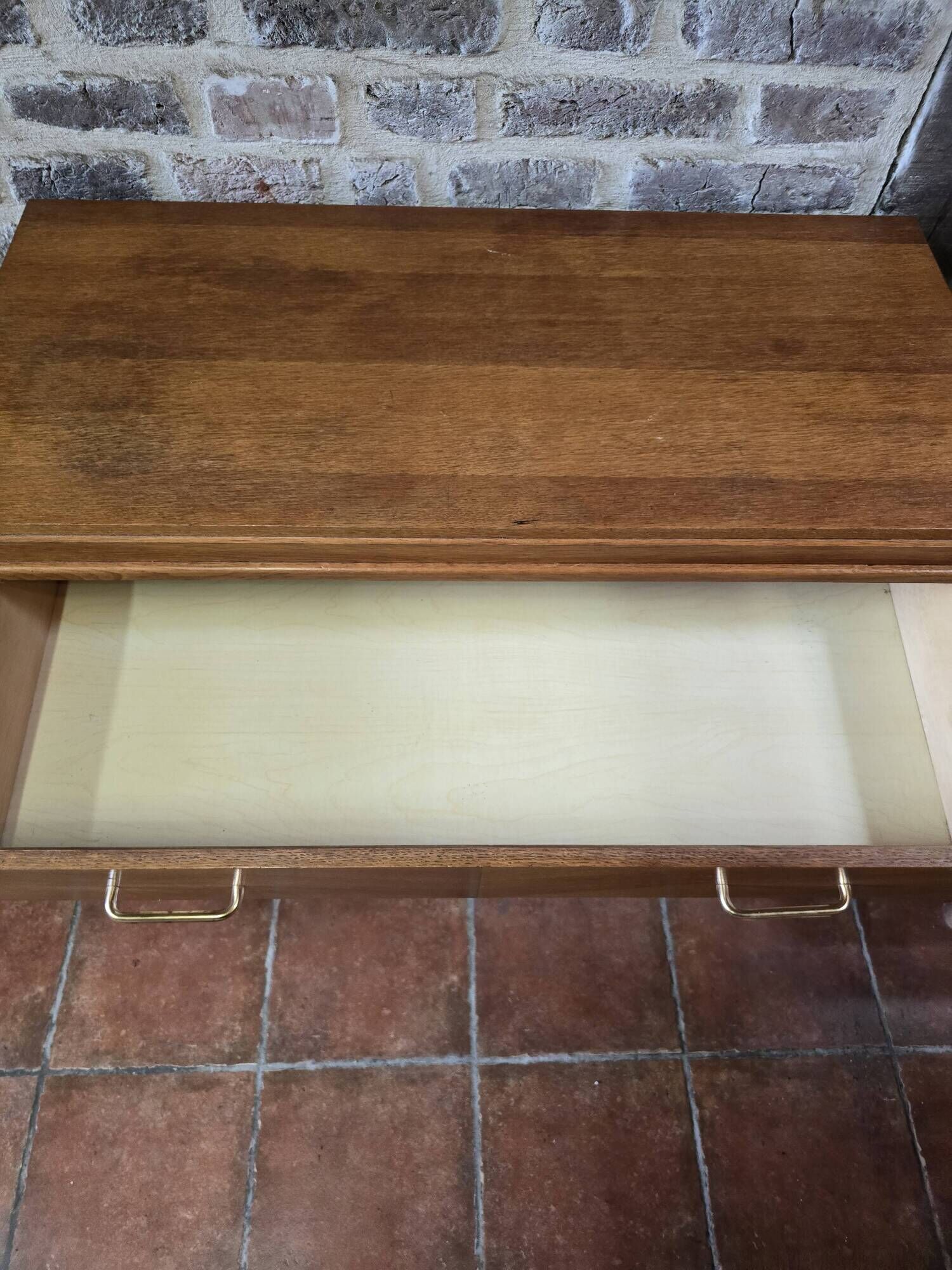 Vintage chest of drawers from the 60s in oak