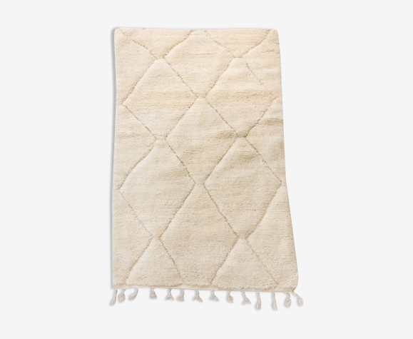 Tapis berbère marocain béni ouarain écru uni à losanges gravés 167x105cm