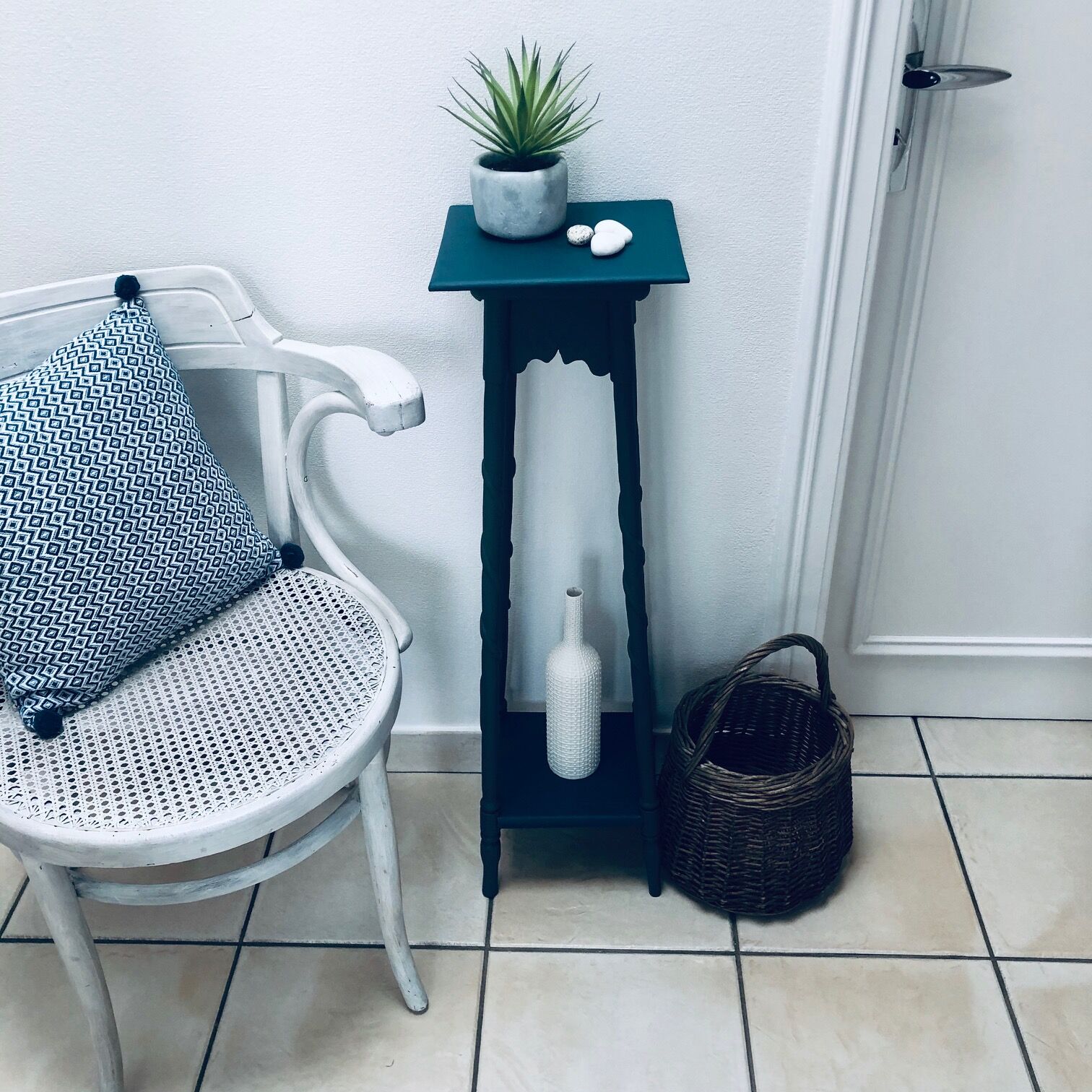 High wooden sellette, renovated