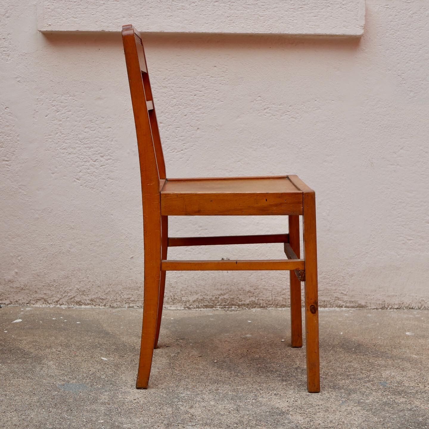 Série de 4 chaises bistrot en bois