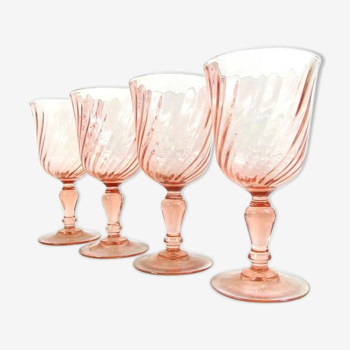 Lot de 4 verres a vin ou eau, roses de Arcoroc