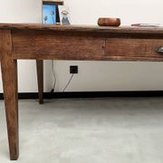 Grande table écritoire des années 40 en chêne massif