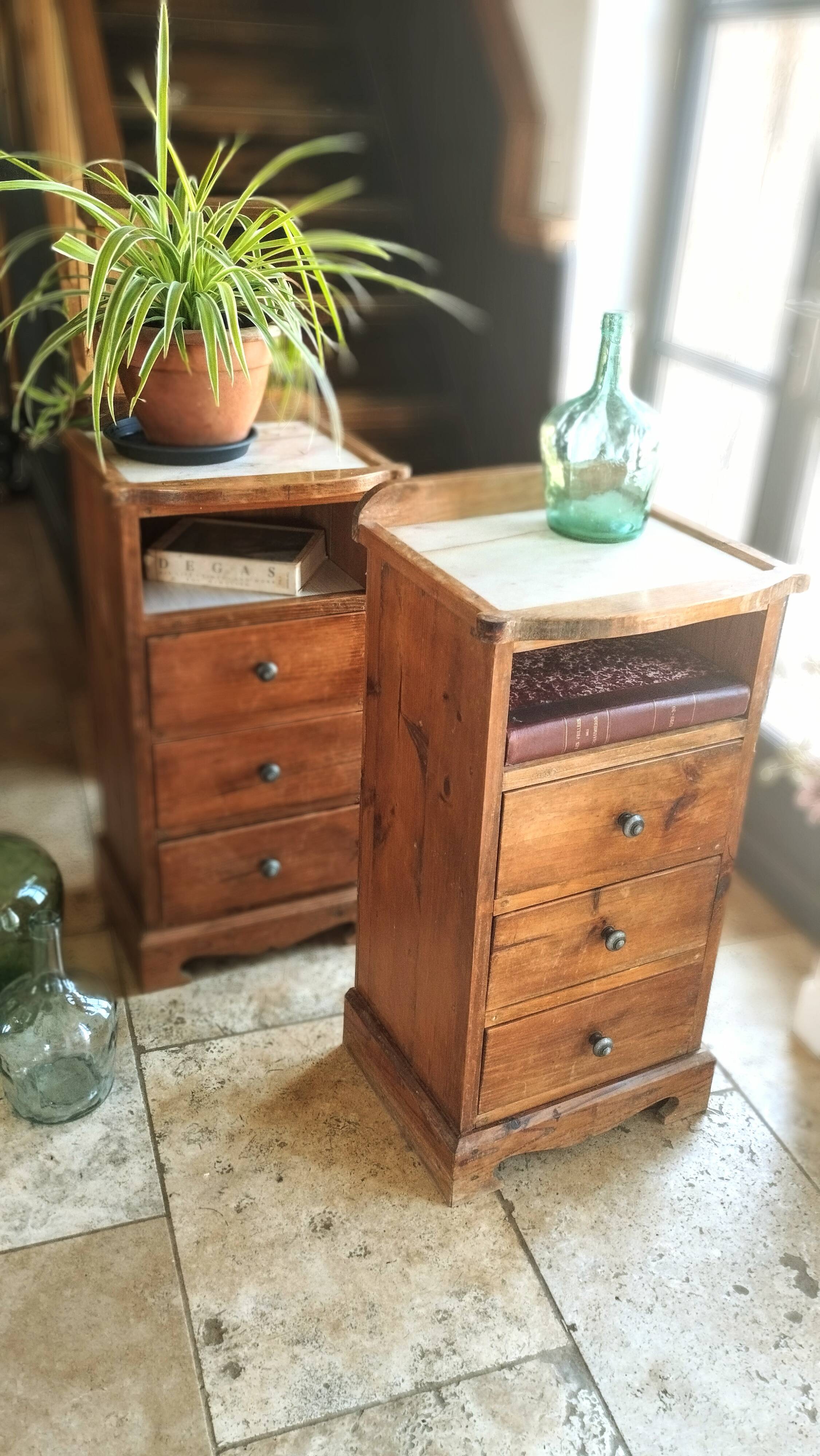 Paire de commodes vintage