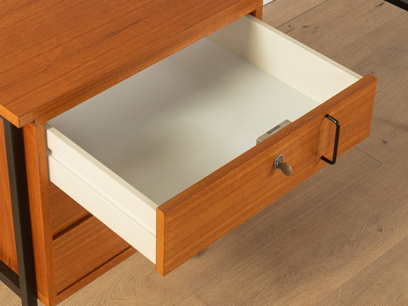 Minimalist freestanding desk from the 1960s by Günter Renkel for Rego Möbel