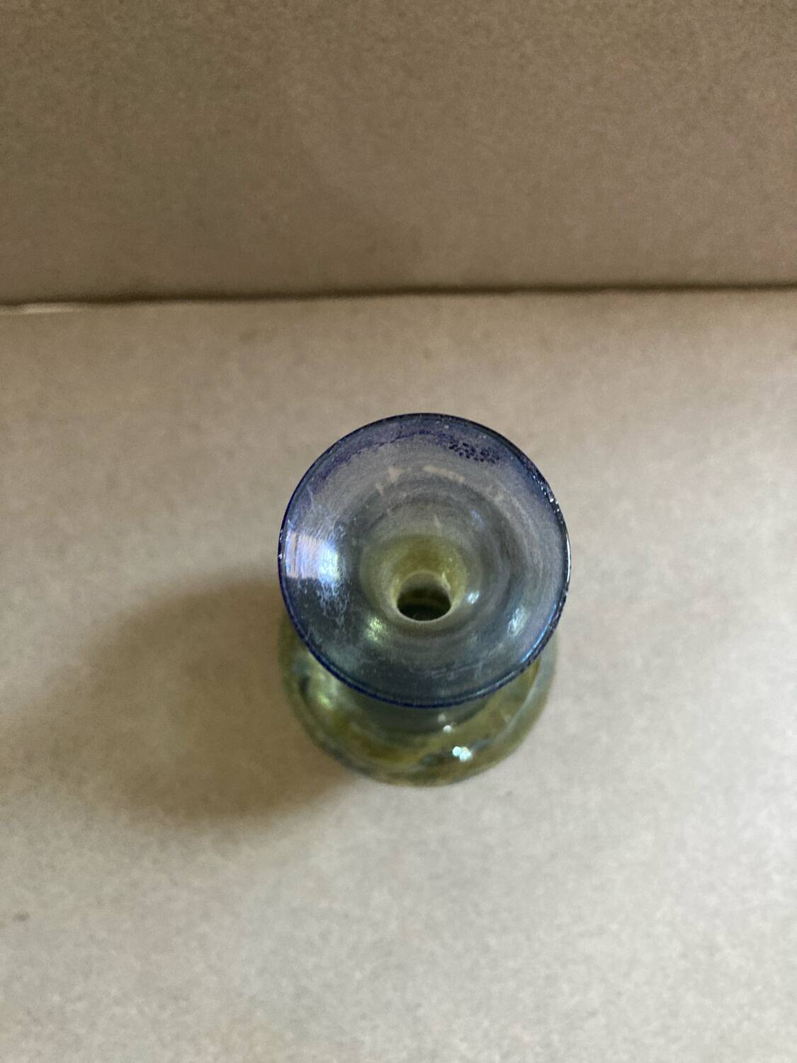Iridescent glass soliflore