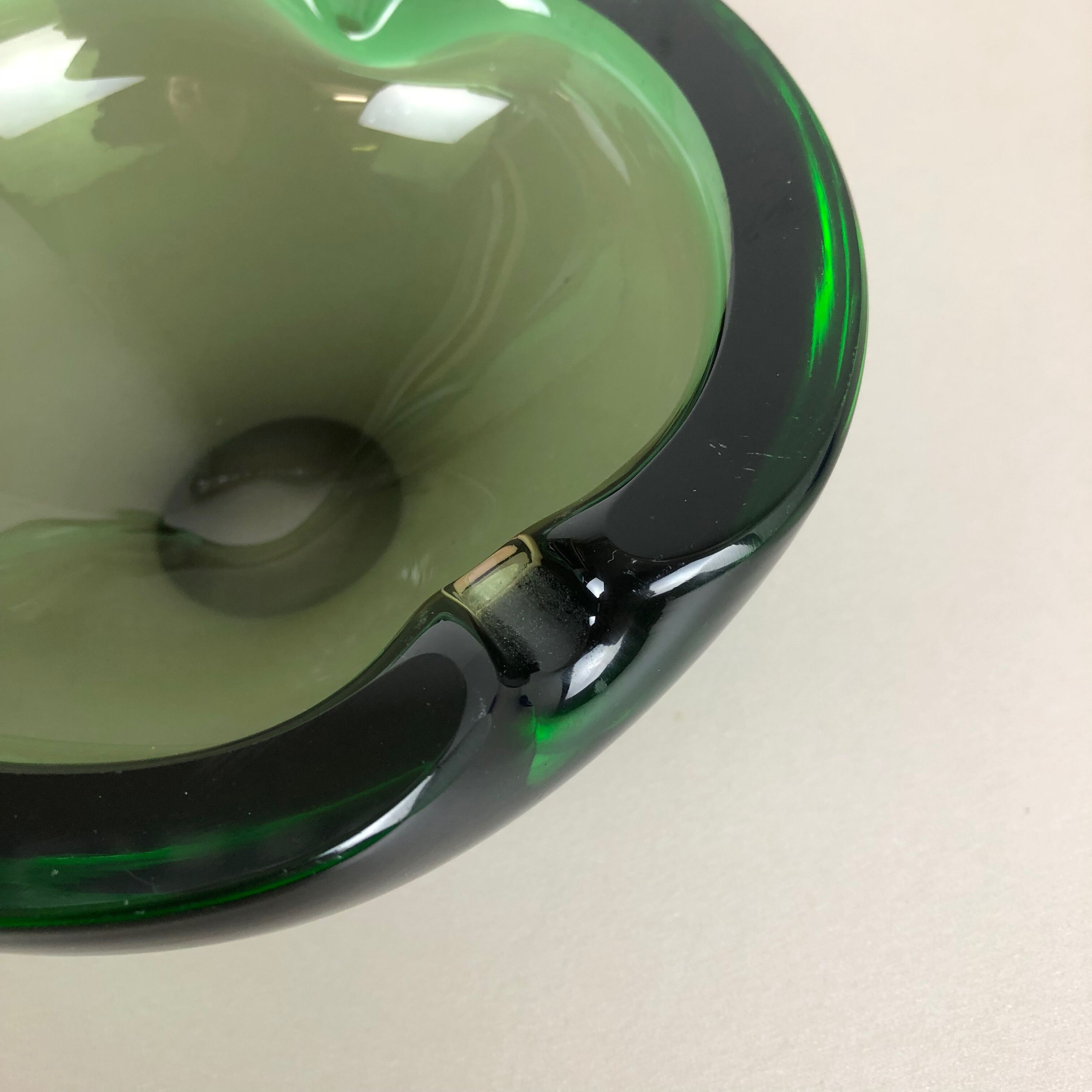 Heavy Murano Glass "Green" Bowl Element Shell Ashtray Murano, Italy, 1970s