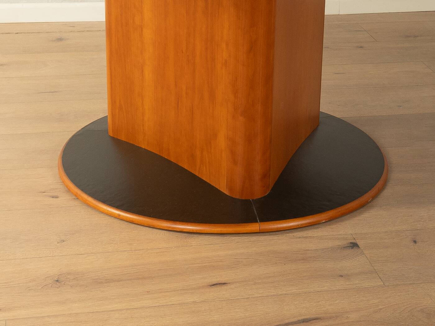 Unique dining table, Skovby