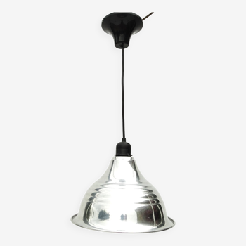 Shiny aluminum pendant light