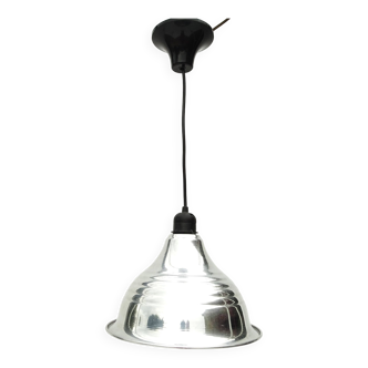 Shiny aluminum pendant light