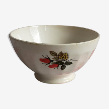 Old bowl with faeettes and foot shower coffee milk pink décor