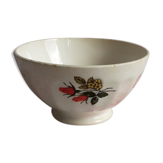 Old bowl with faeettes and foot shower coffee milk pink décor