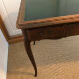 Bureau sous main en cuir ancien