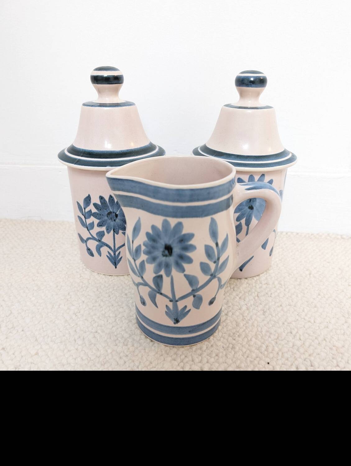 Longchamp stoneware pots set