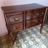 Small "crossbow" chest of drawers, Louis XV style, in walnut