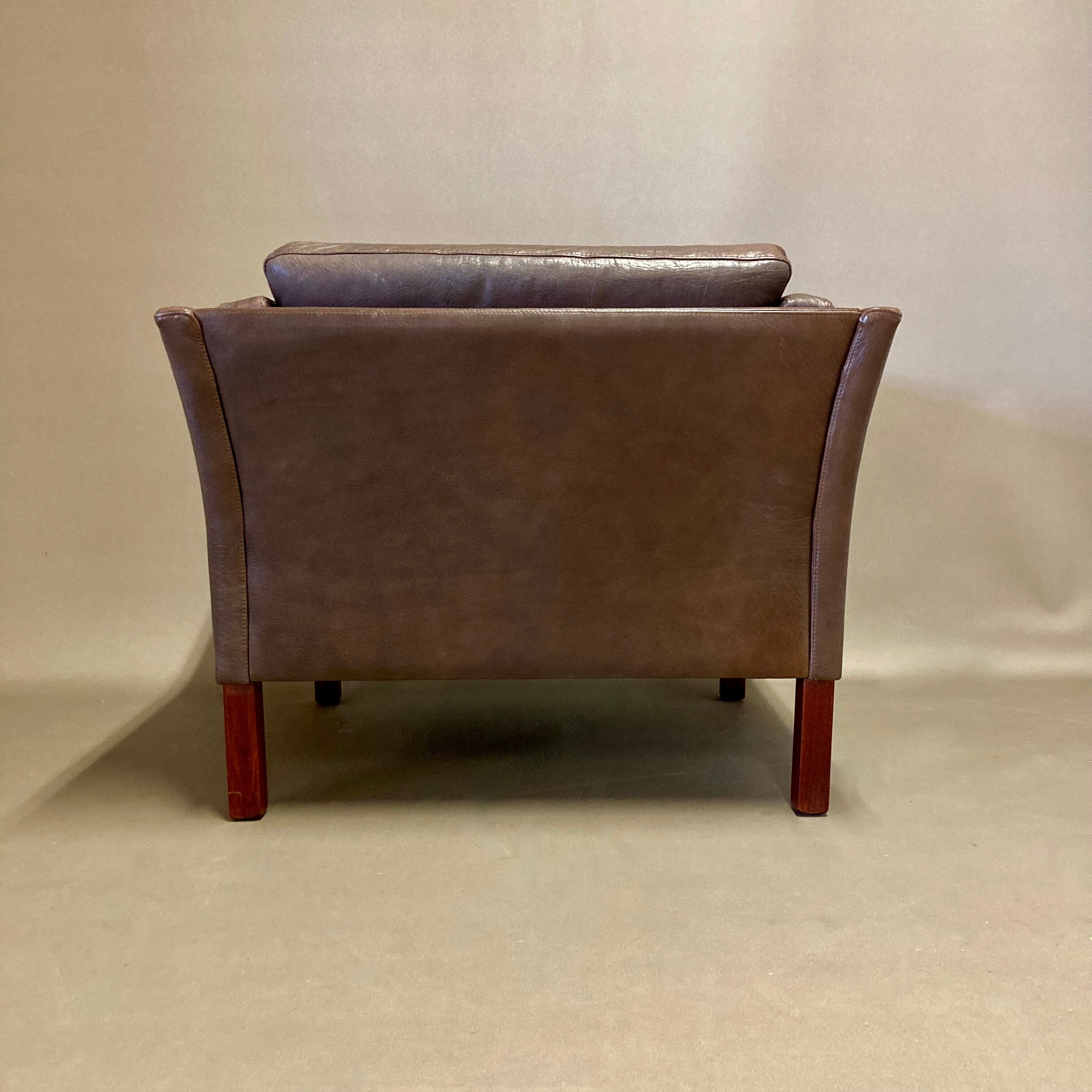 Fauteuil cuir marron scandinave 1960