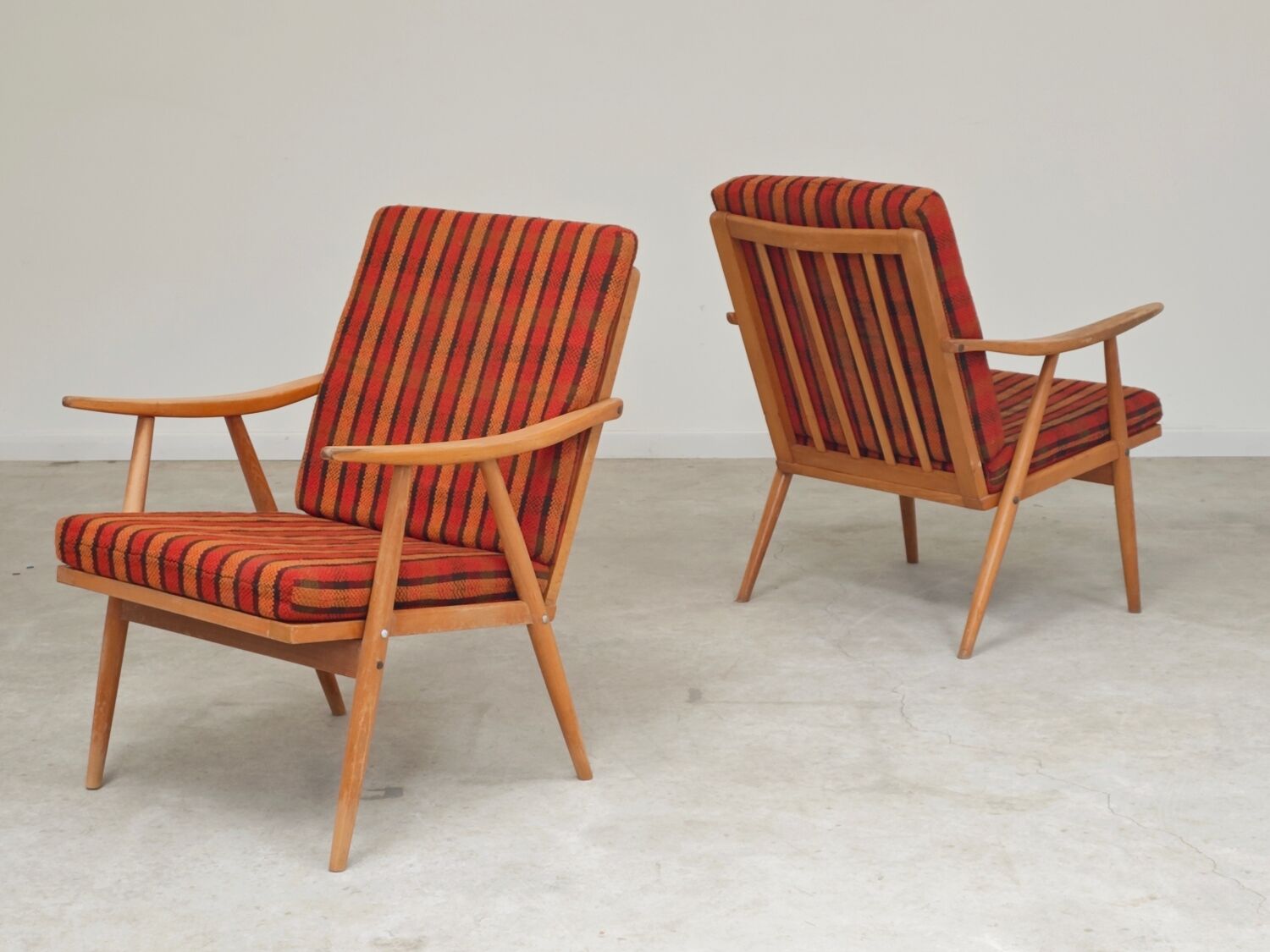 Pair of armchairs (TON) Thonet by Antonin Suman, orange pattern