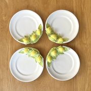Dessert plates with lemon barbotine