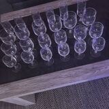 Ensemble de 24 verres en cristal d'Arques gravés modèle Matignon