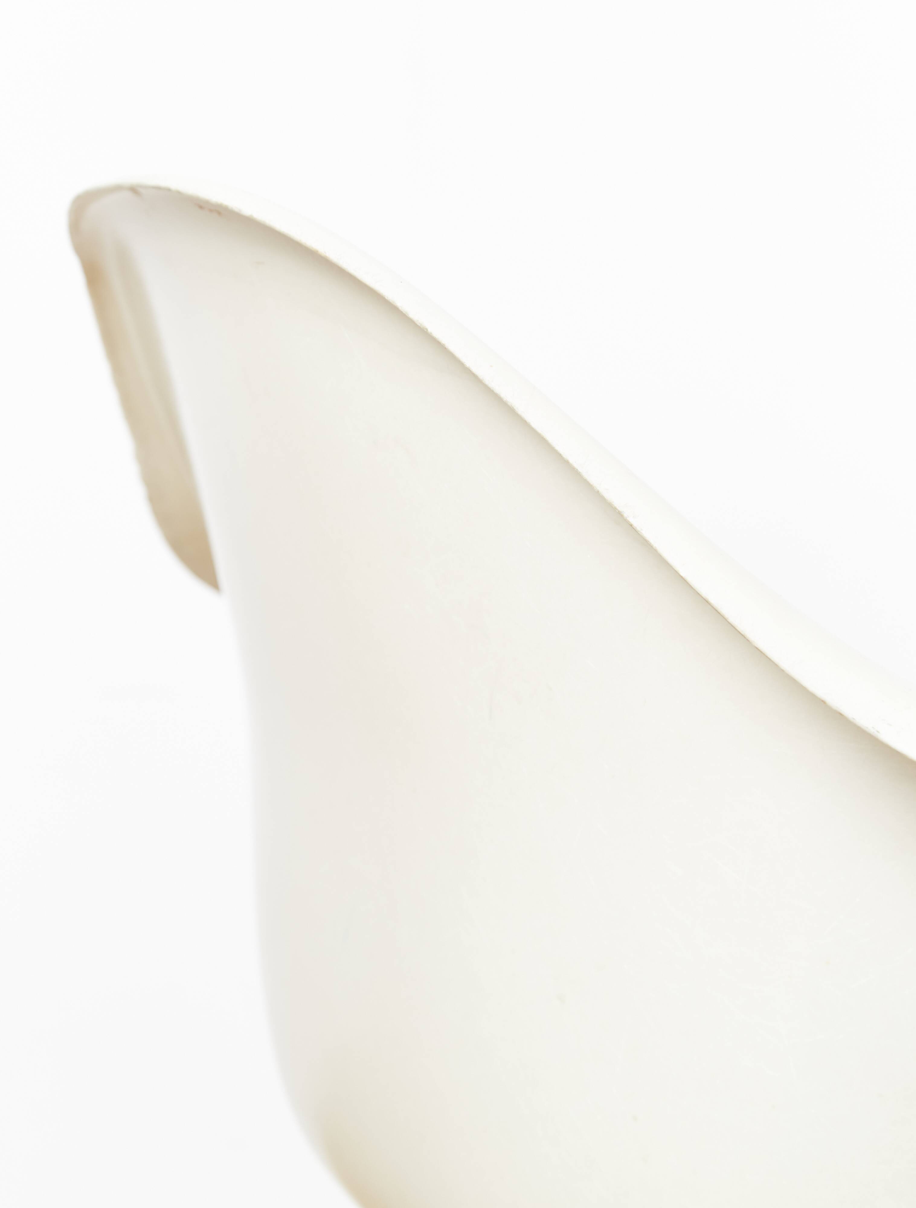 Off-White La Fonda Fiberglas Chair by Charles & Ray Eames for Herman Miller