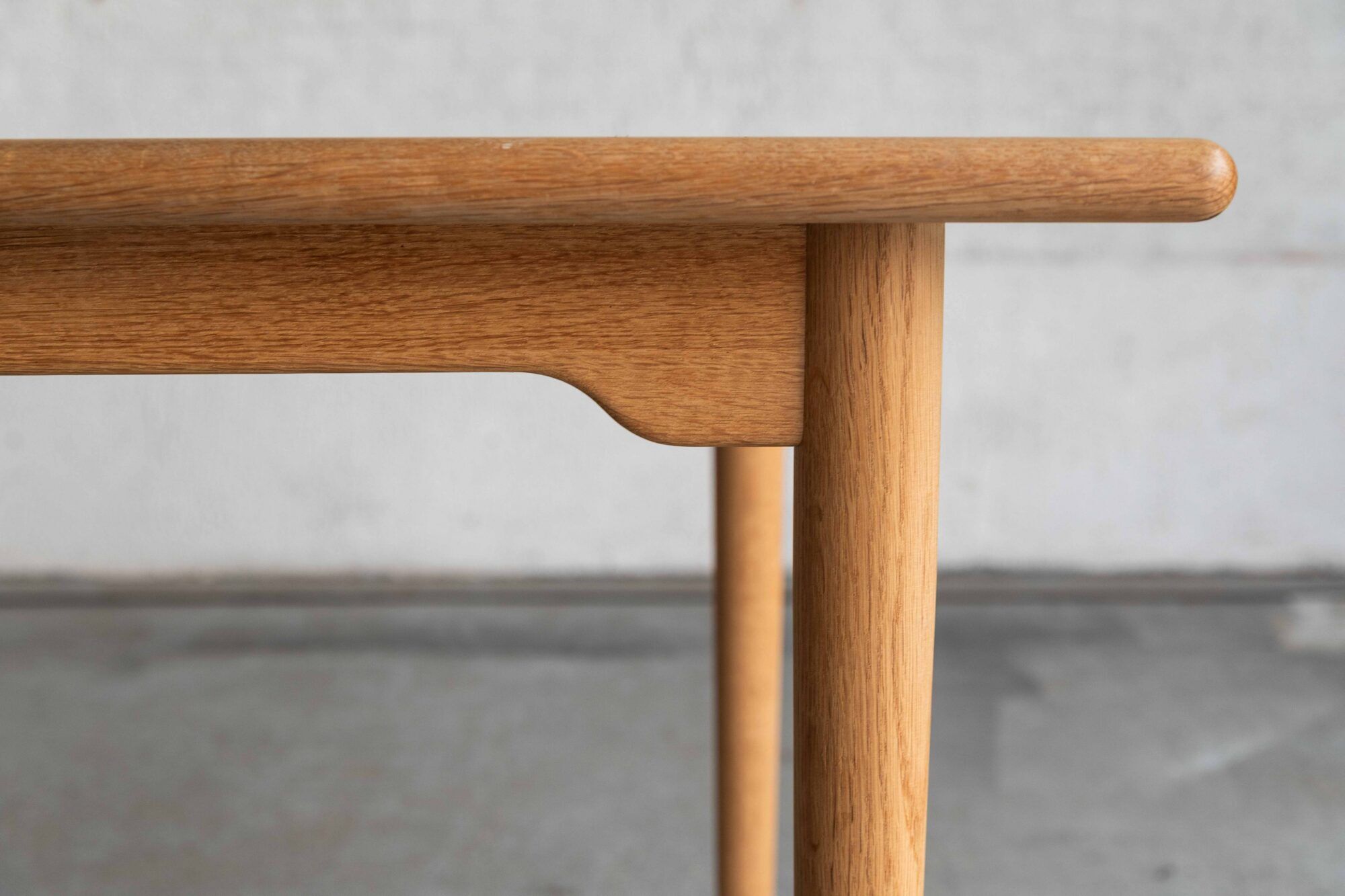 Table à manger par Brødrene Andersen Mobelsnedkeri