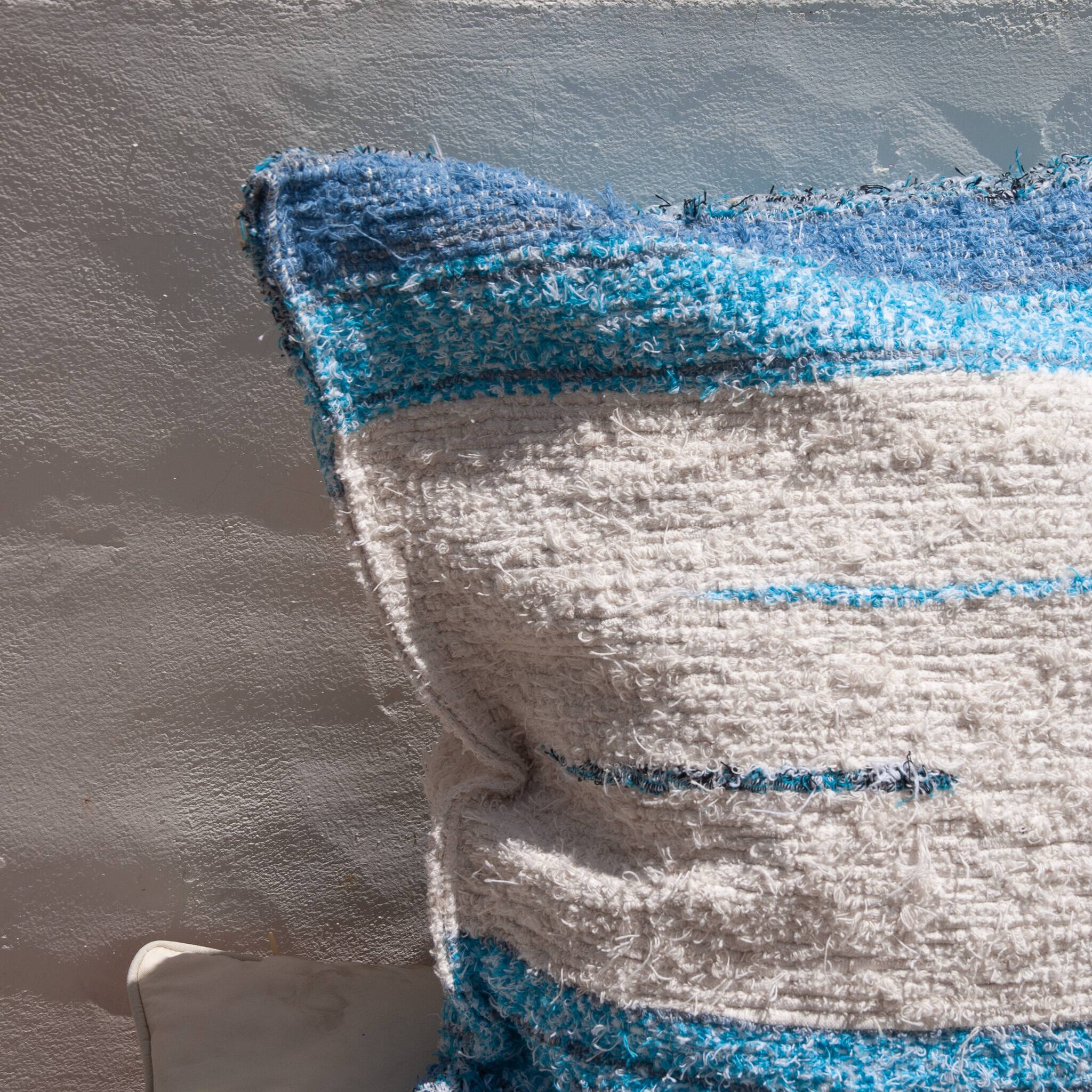 Housse de coussin artisanale en coton recyclé tissé main