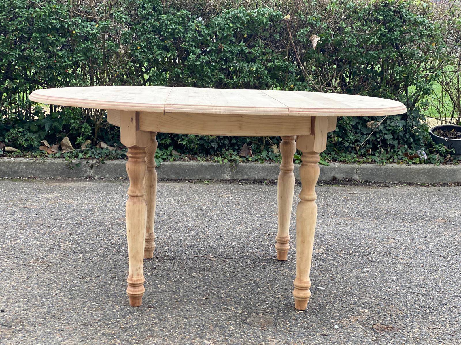 Renovated oval extendable round table in raw wood 115-160cm
