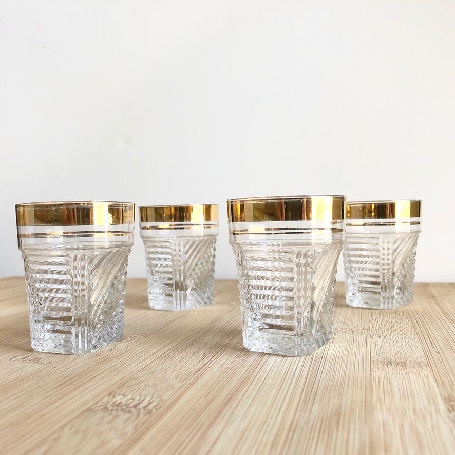 4 small retro glasses