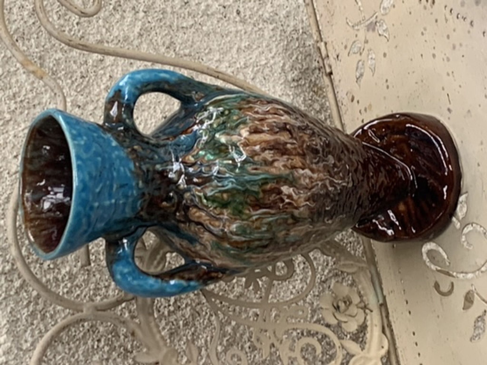 Vase amphore en barbotine, céramique émaillée de style vallauris vintage