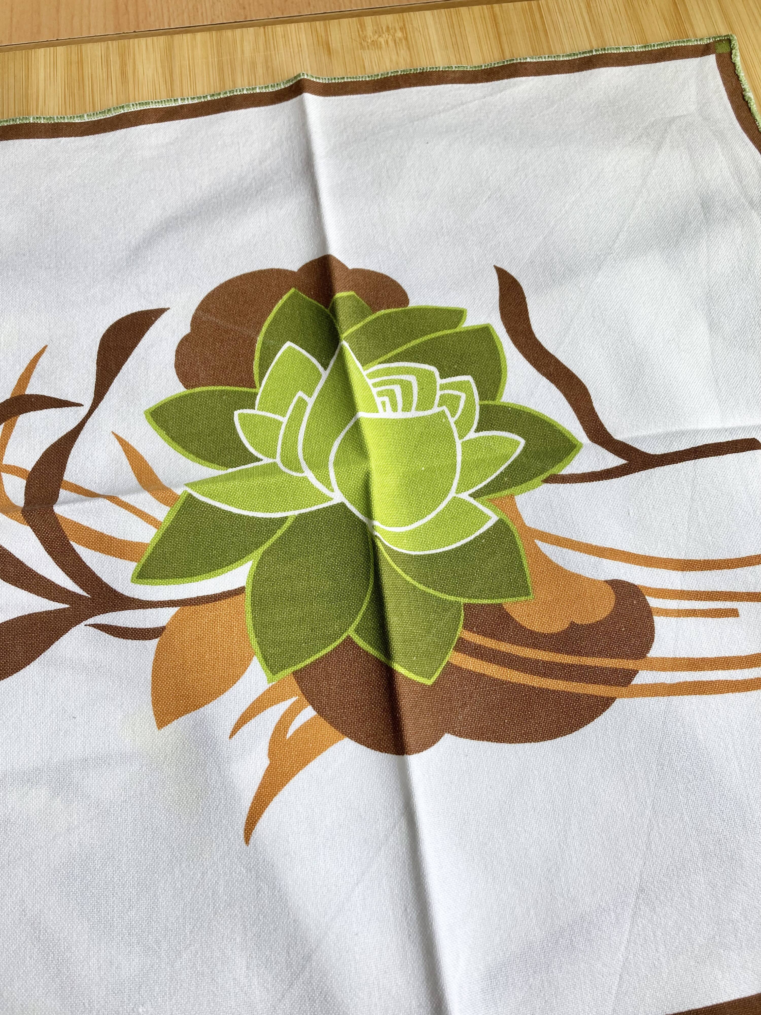 6 vintage / 70s napkins