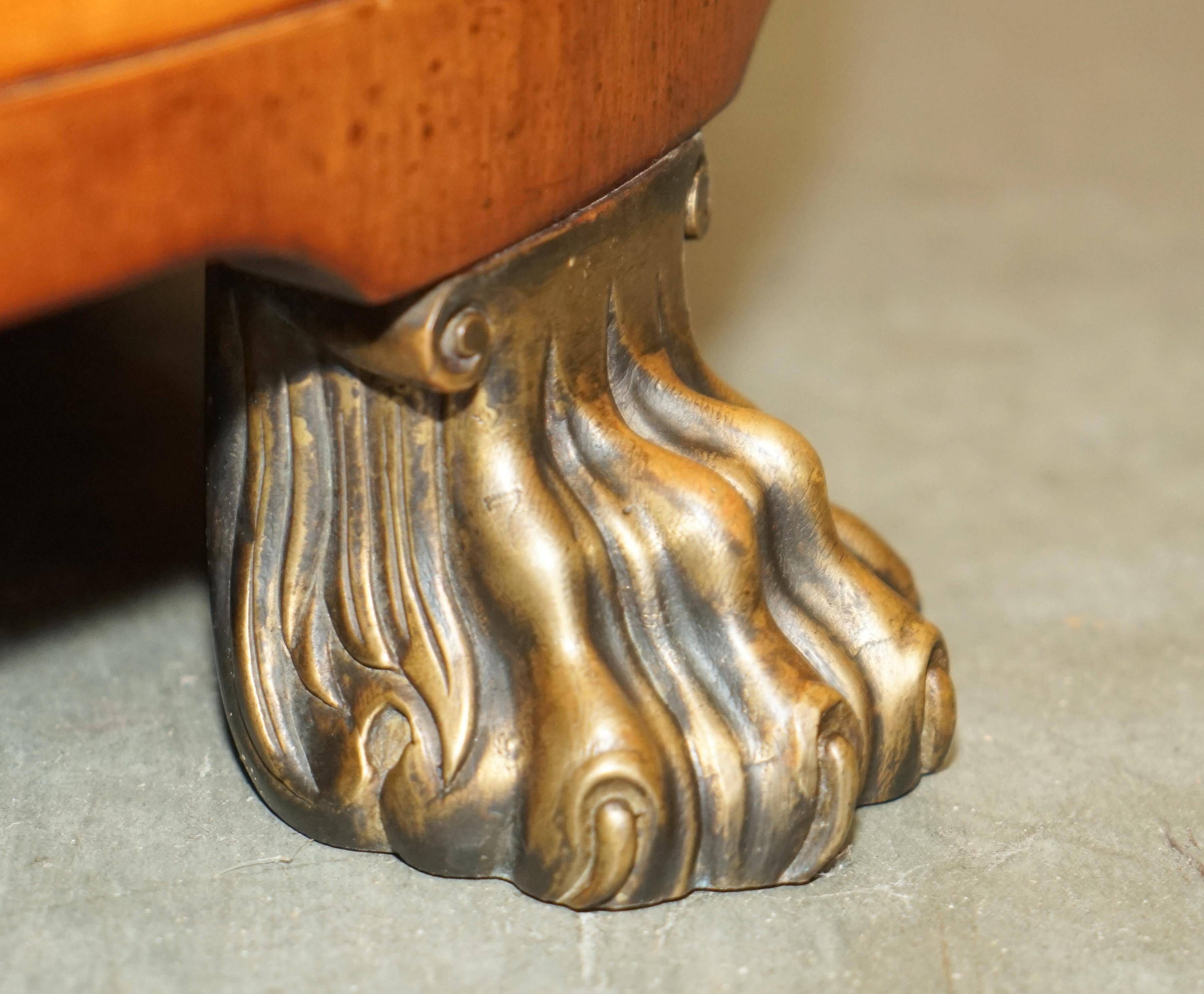 Table bibliothèque tournante Arthur Brett en satin, noyer et palissandre - style Regency