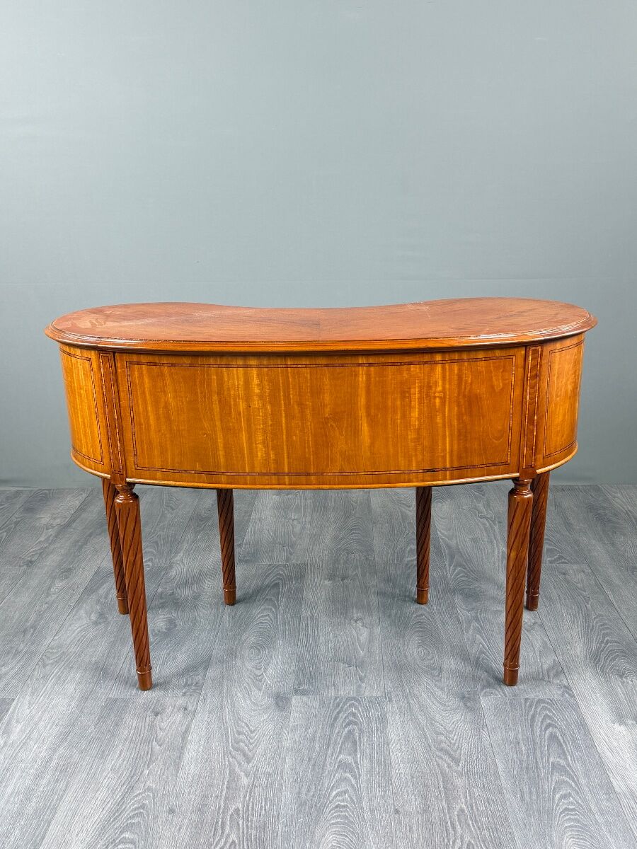 Bureau de dame de style Louis XVI, XIXe siècle